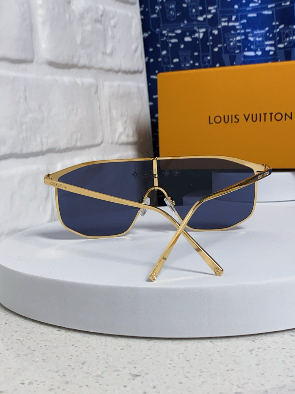 LOUIS VUITTON GOLDEN MASK SUNGLASSES 582735 IN GOLD METAL GREY LENSES