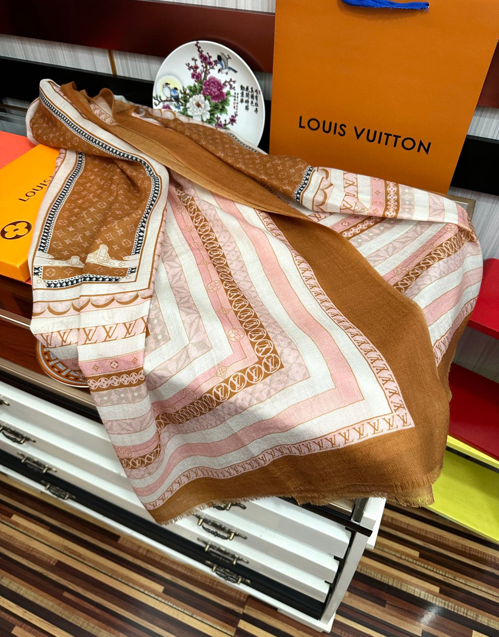 LOUIS VUITTON SCARF 200 CM IN COLORFUL CASHMERE 394891