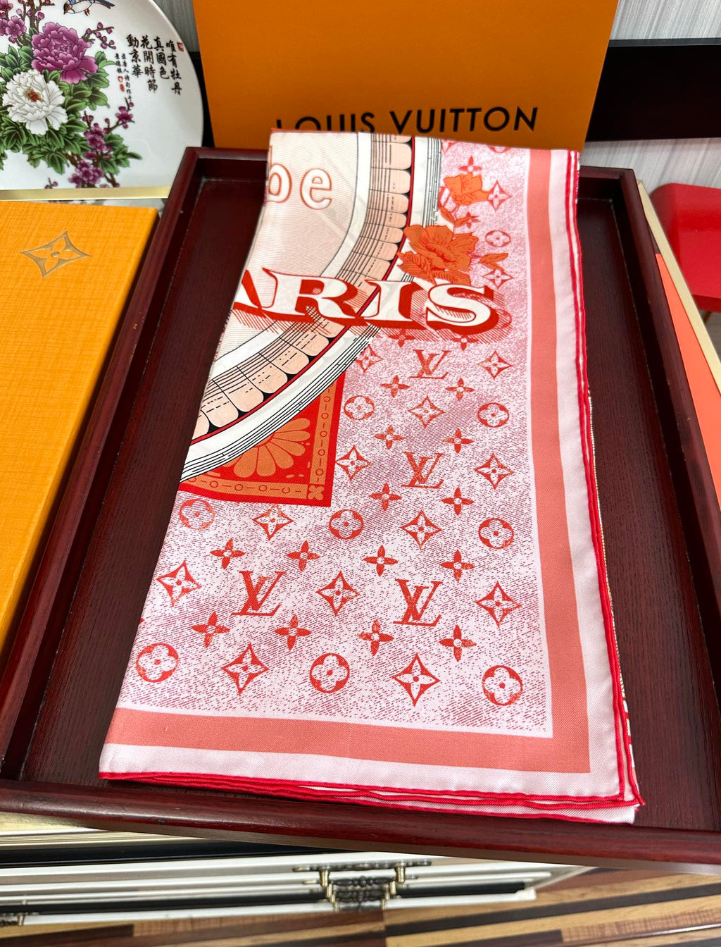 LOUIS VUITTON SQUARE SILK SCARF MALLES MERVEILLEUSES 90 CM PINK 399996