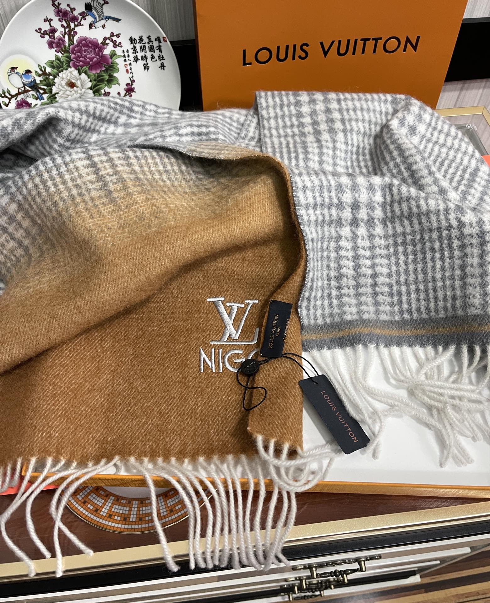 LOUIS VUITTON SCARF 200 CM IN BROWN MIX GREY CASHMERE 400011