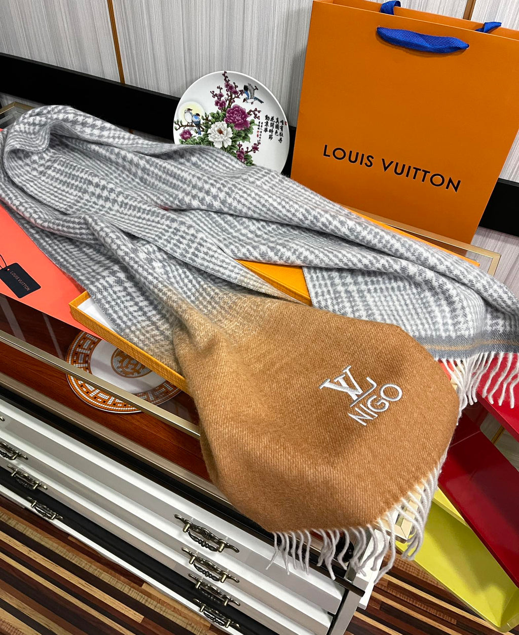 LOUIS VUITTON SCARF 200 CM IN BROWN MIX GREY CASHMERE 400011