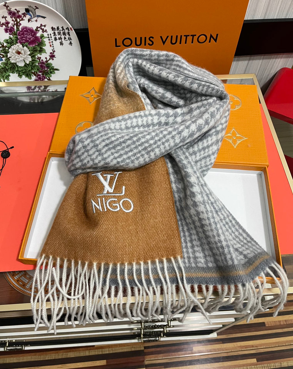 LOUIS VUITTON SCARF 200 CM IN BROWN MIX GREY CASHMERE 400011