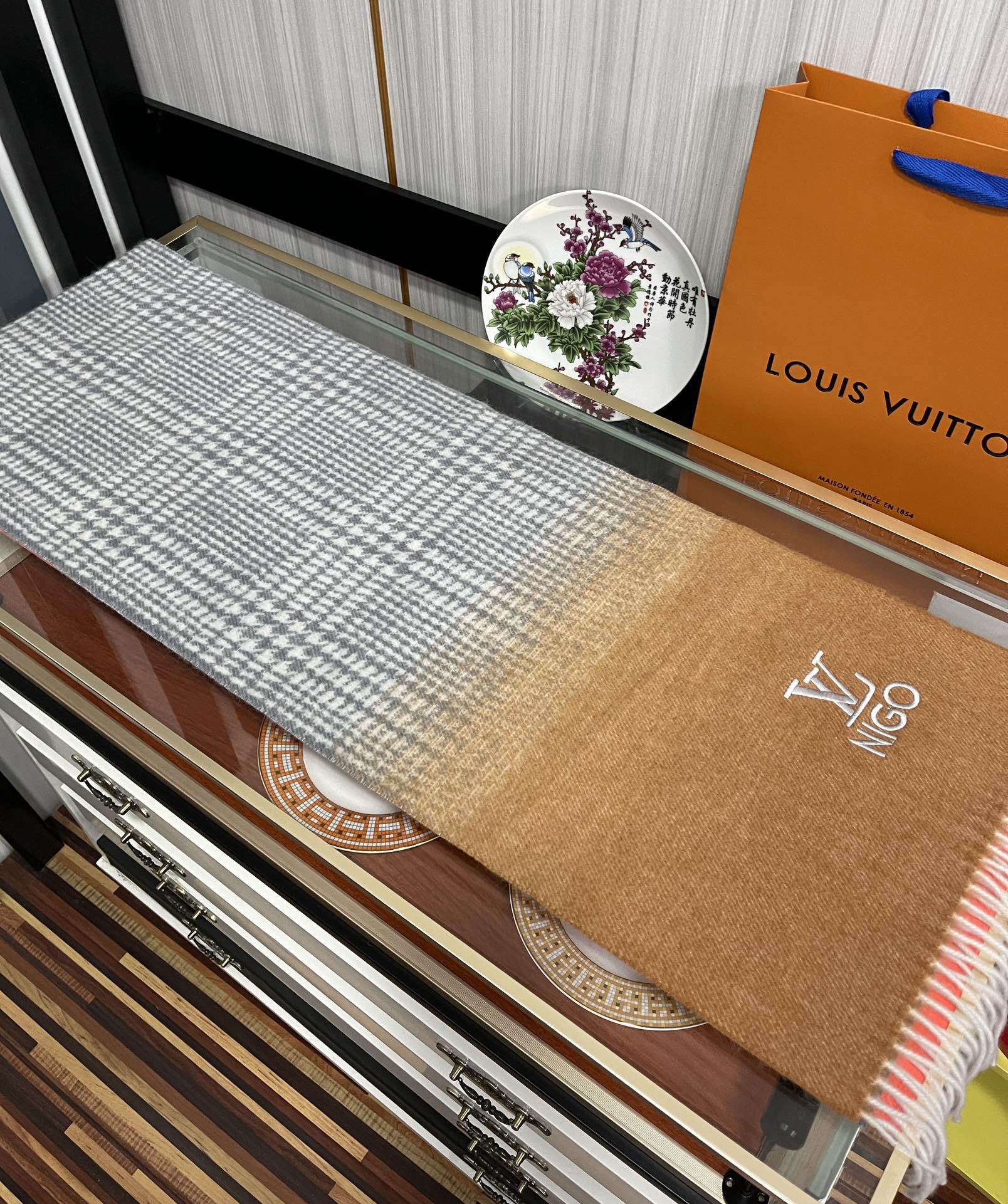 LOUIS VUITTON SCARF 200 CM IN BROWN MIX GREY CASHMERE 400011
