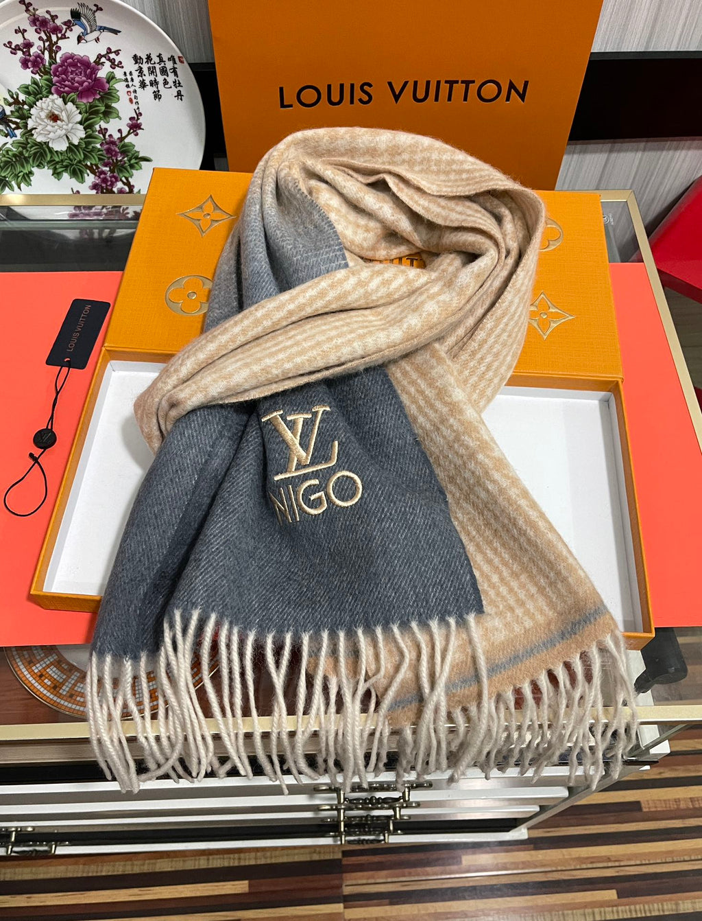 LOUIS VUITTON SCARF 200 CM IN BROWN MIX GREY CASHMERE 400012