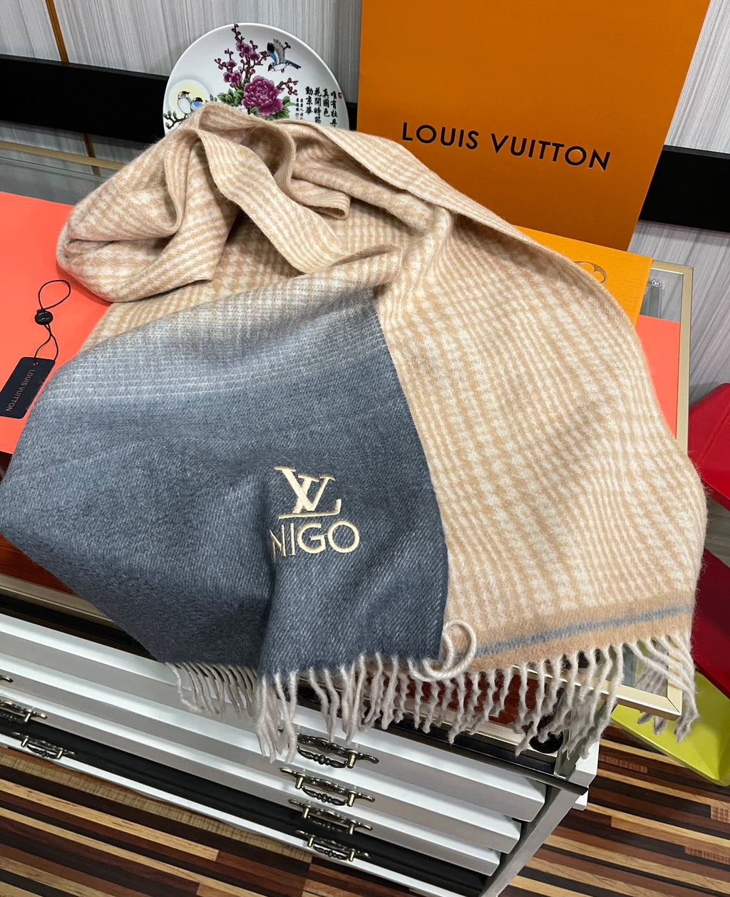 LOUIS VUITTON SCARF 200 CM IN BROWN MIX GREY CASHMERE 400012
