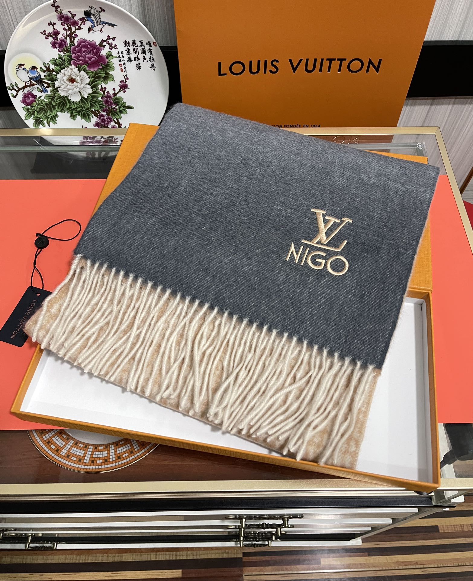 LOUIS VUITTON SCARF 200 CM IN BROWN MIX GREY CASHMERE 400012