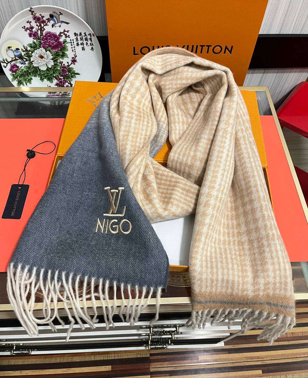 LOUIS VUITTON SCARF 200 CM IN BROWN MIX GREY CASHMERE 400012