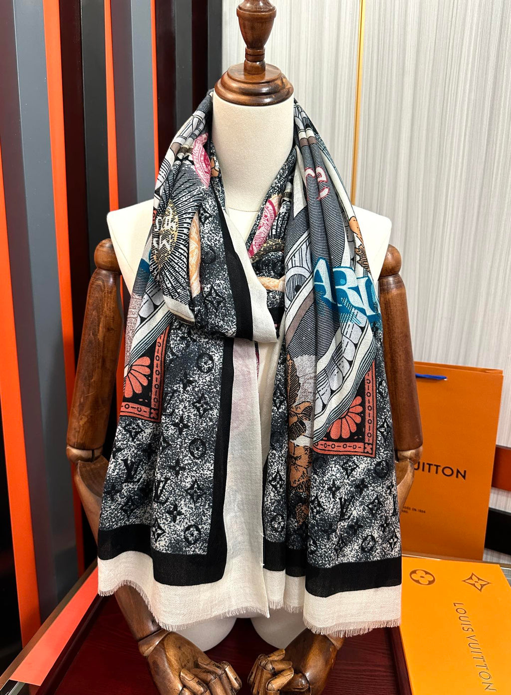 LOUIS VUITTON SCARF MALLES MERVEILLEUSES 200 CM IN COLORFUL CASHMERE 400067