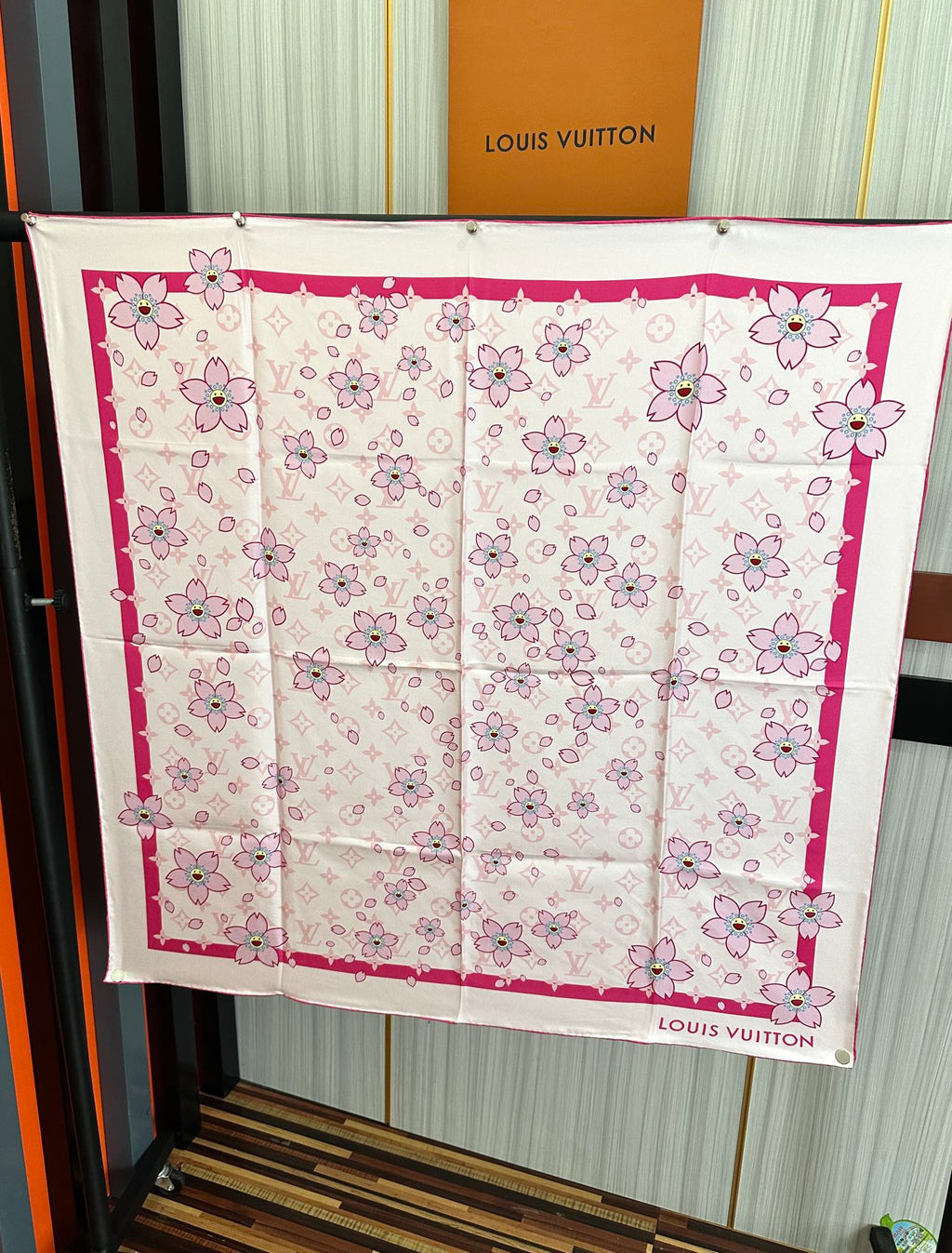 LOUIS VUITTON LV SCARF 90 CM IN SILK 723122