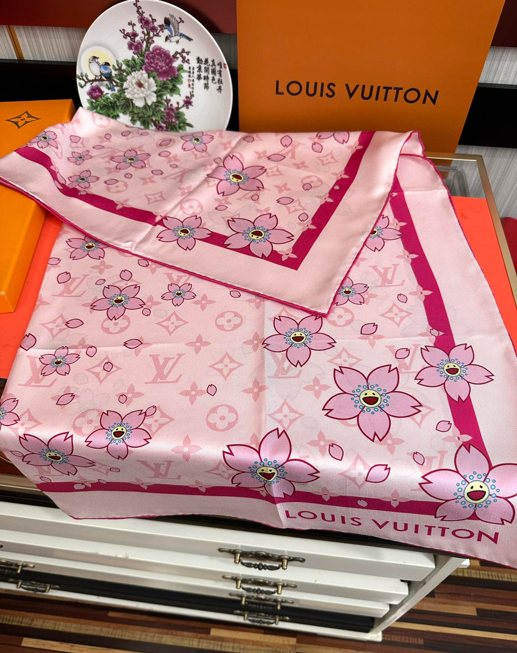LOUIS VUITTON LV SCARF 90 CM IN SILK 723122