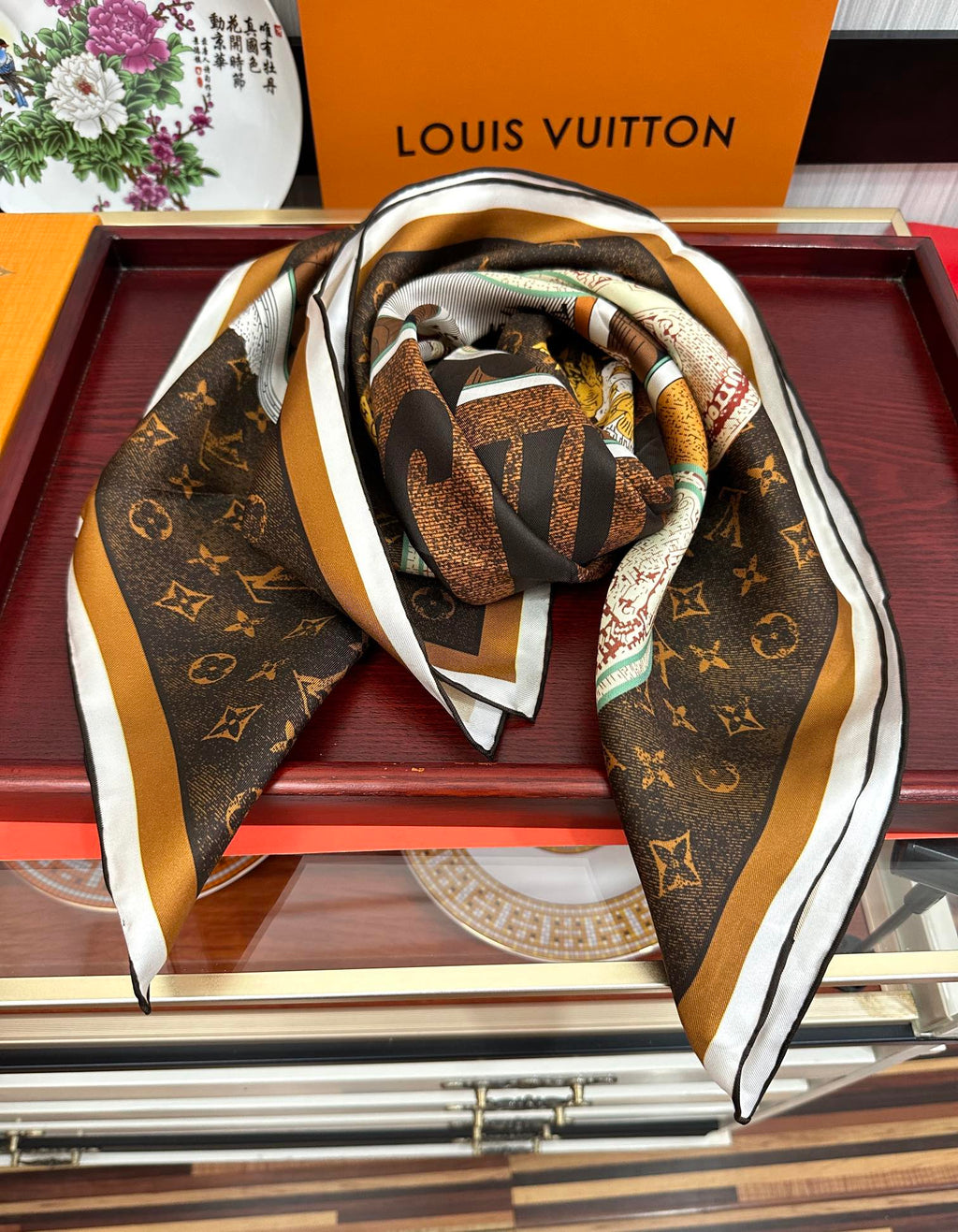 LOUIS VUITTON LV SCARF 90 CM IN SILK 730534