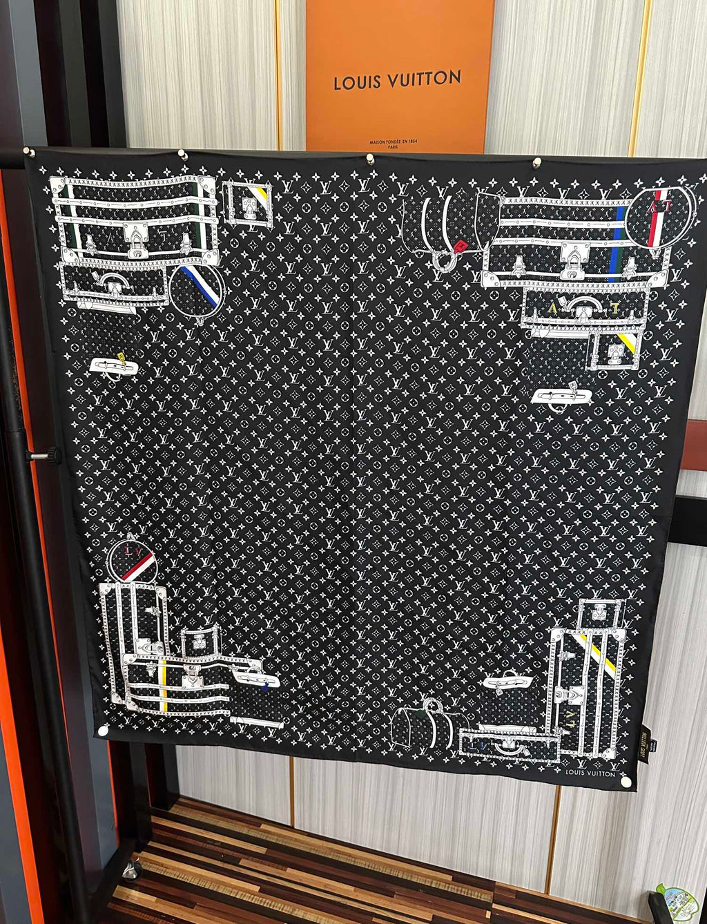 LOUIS VUITTON LV SCARF 90 CM IN SILK 733839