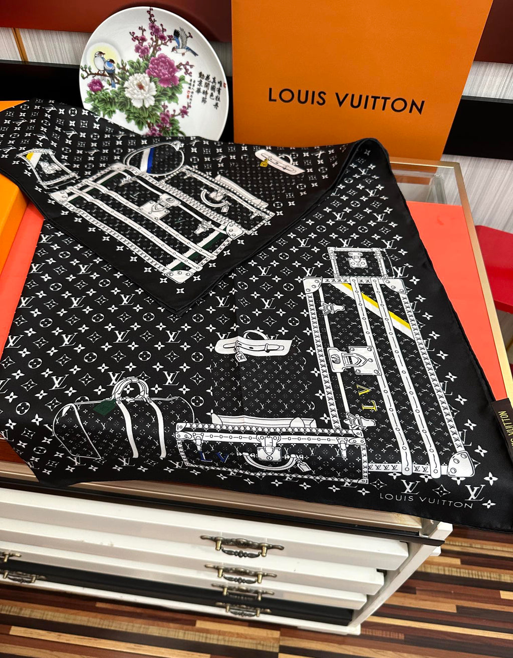 LOUIS VUITTON LV SCARF 90 CM IN SILK 733839