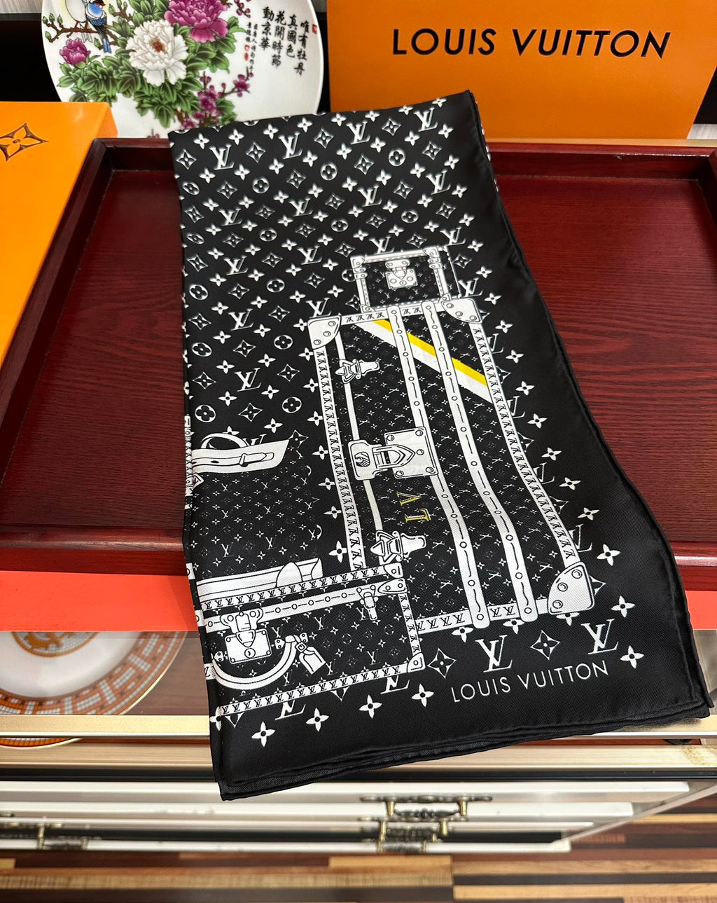 LOUIS VUITTON LV SCARF 90 CM IN SILK 733839