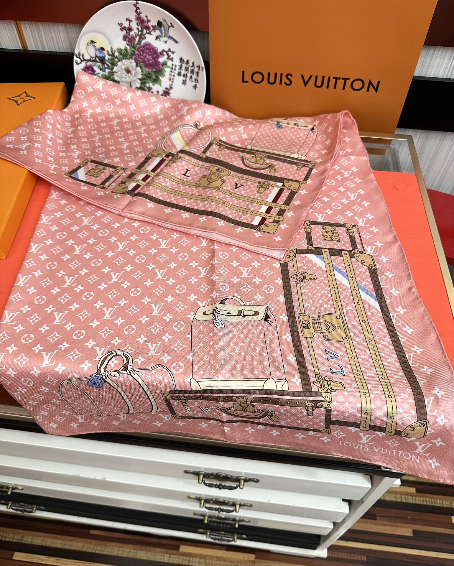 LOUIS VUITTON LV SCARF 90 CM IN SILK 733840