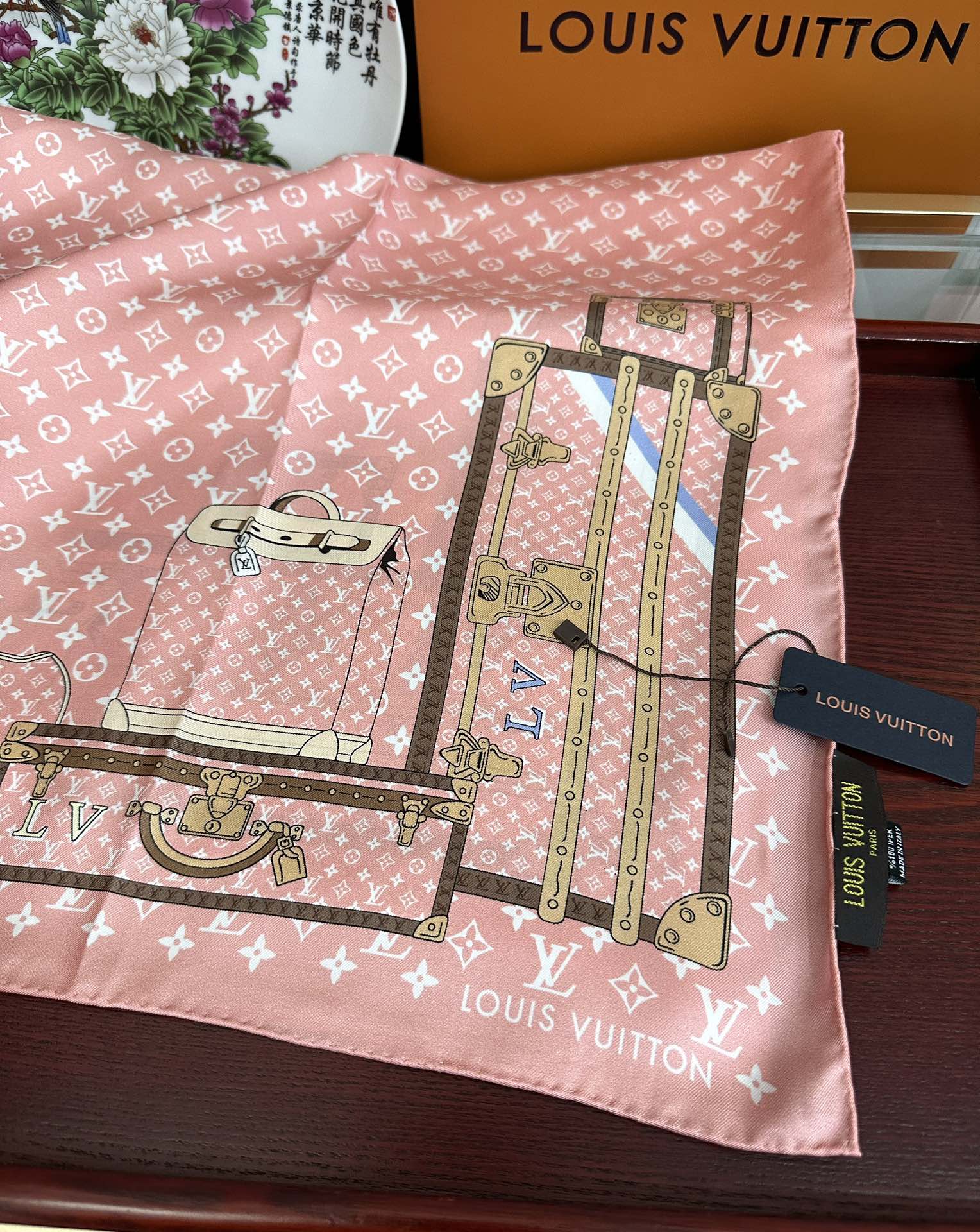 LOUIS VUITTON LV SCARF 90 CM IN SILK 733840
