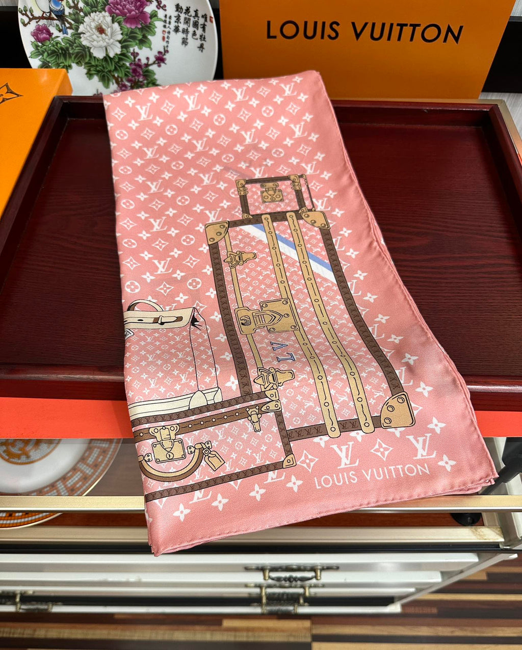LOUIS VUITTON LV SCARF 90 CM IN SILK 733840