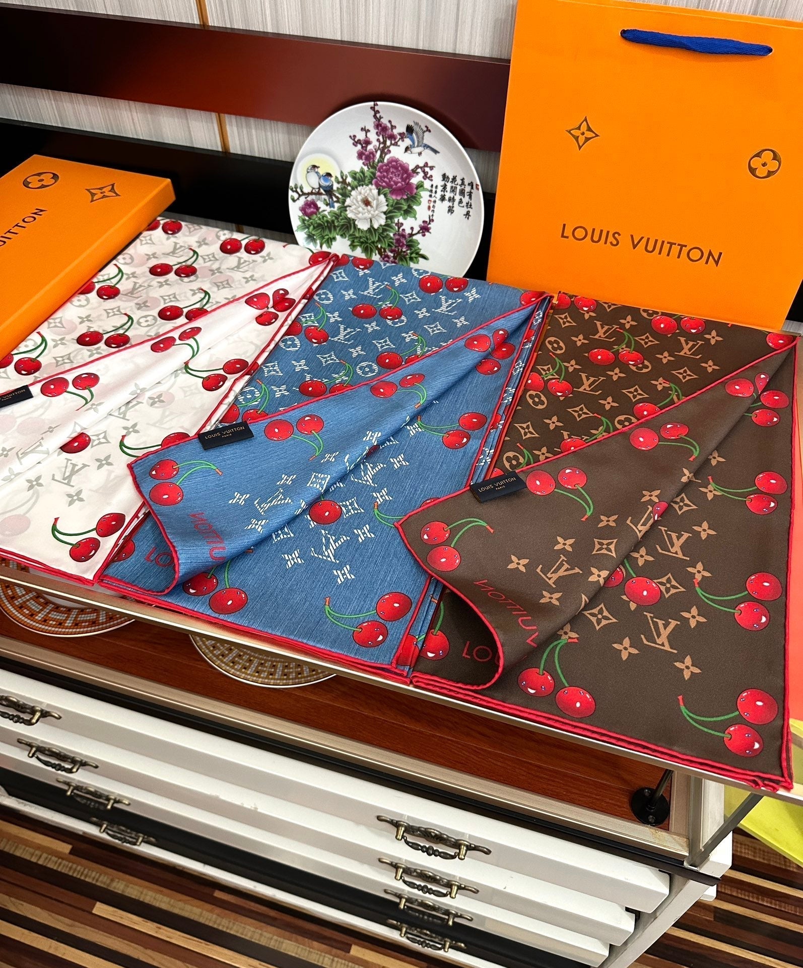LOUIS VUITTON LV SCARF 90 CM IN SILK 05