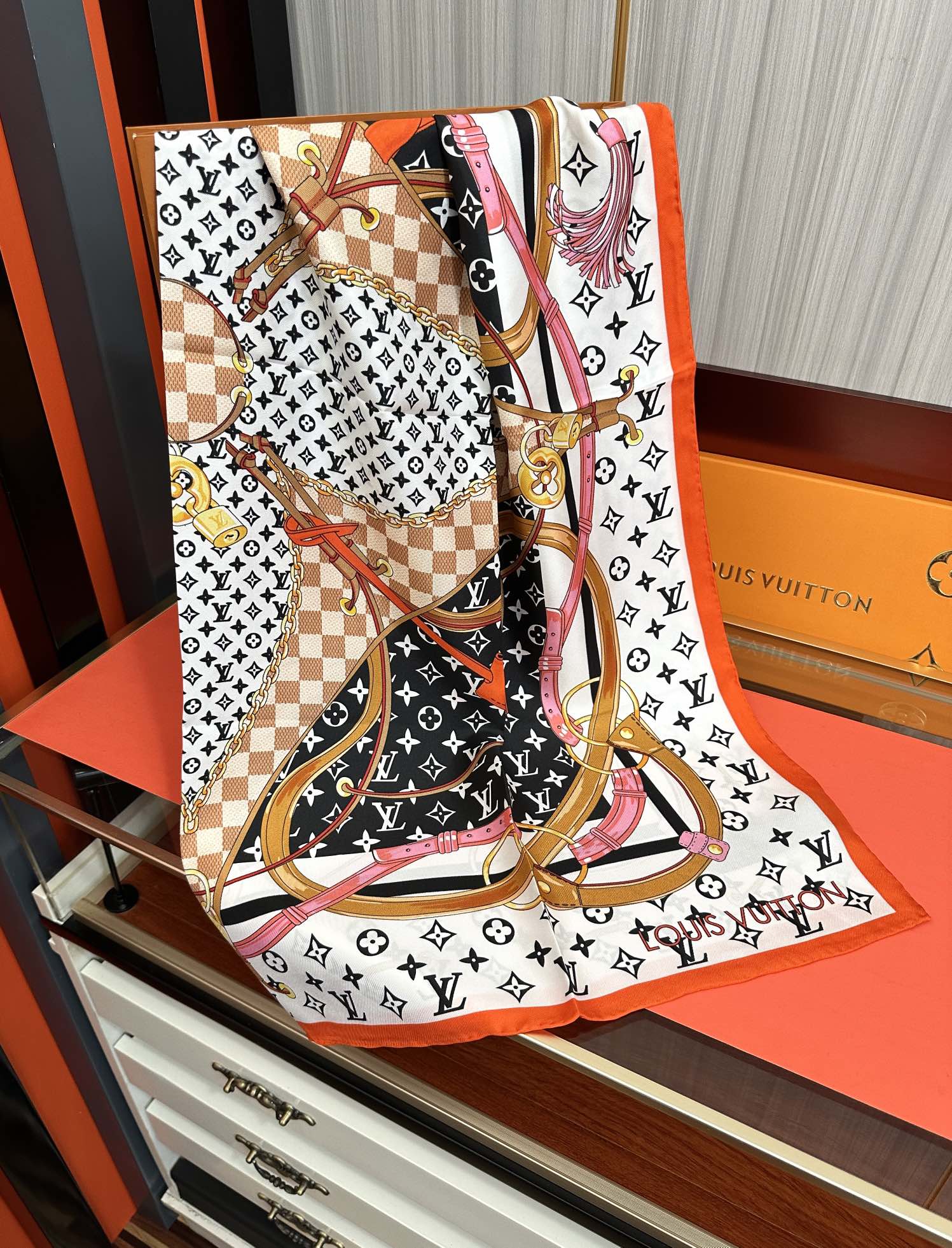 LOUIS VUITTON LV SCARF 90 CM IN SILK 738451