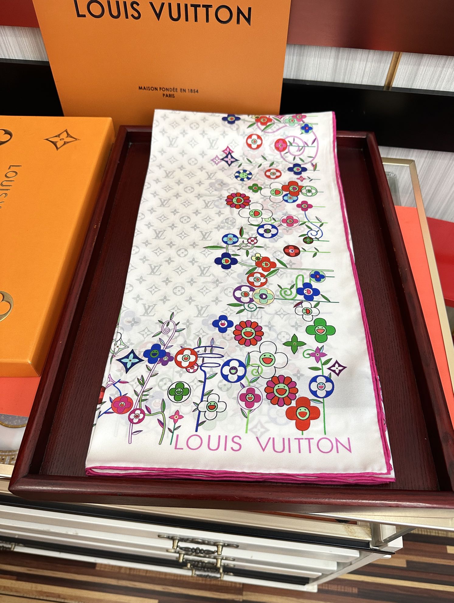 LOUIS VUITTON LV SCARF 90 CM IN SILK 01