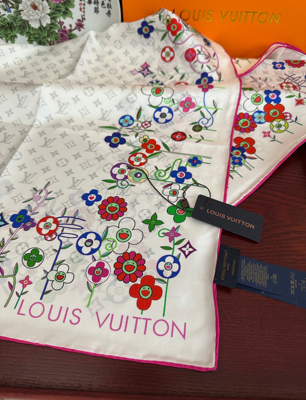 LOUIS VUITTON LV SCARF 90 CM IN SILK 01