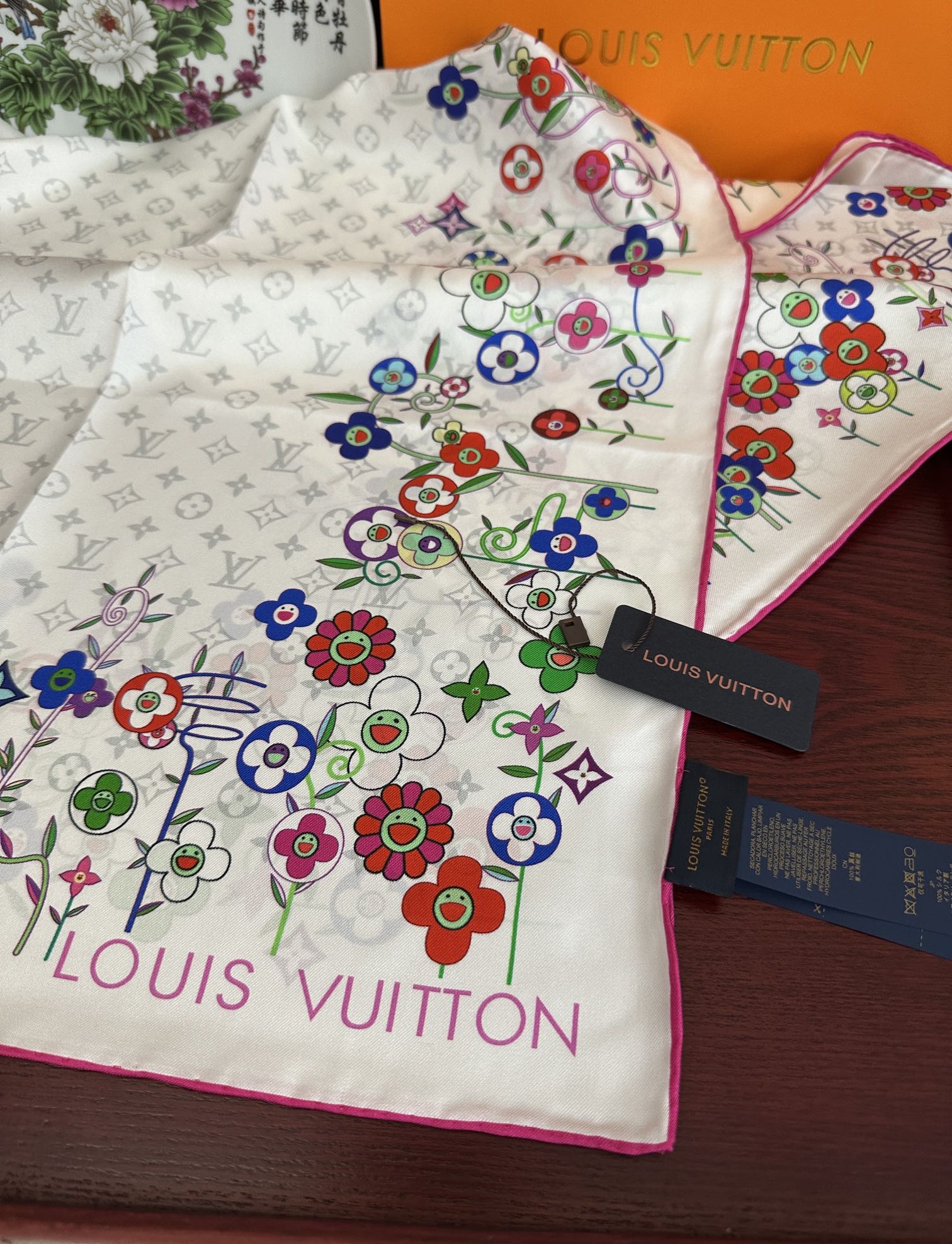 LOUIS VUITTON LV SCARF 90 CM IN SILK 01