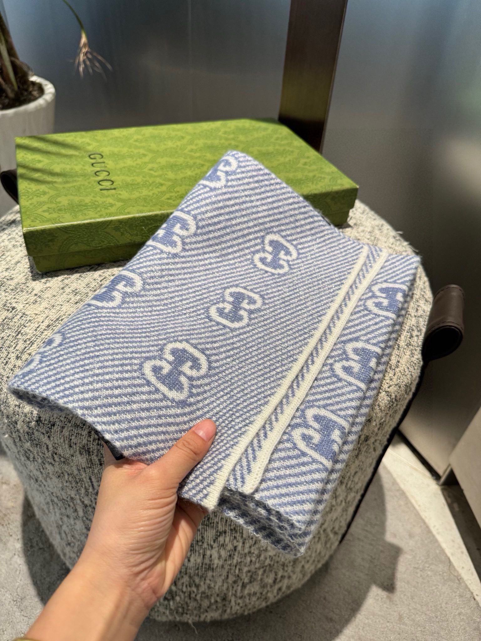 GUCCI SCARF 180 CM IN ELECTRIC BLUE WOOL 405525