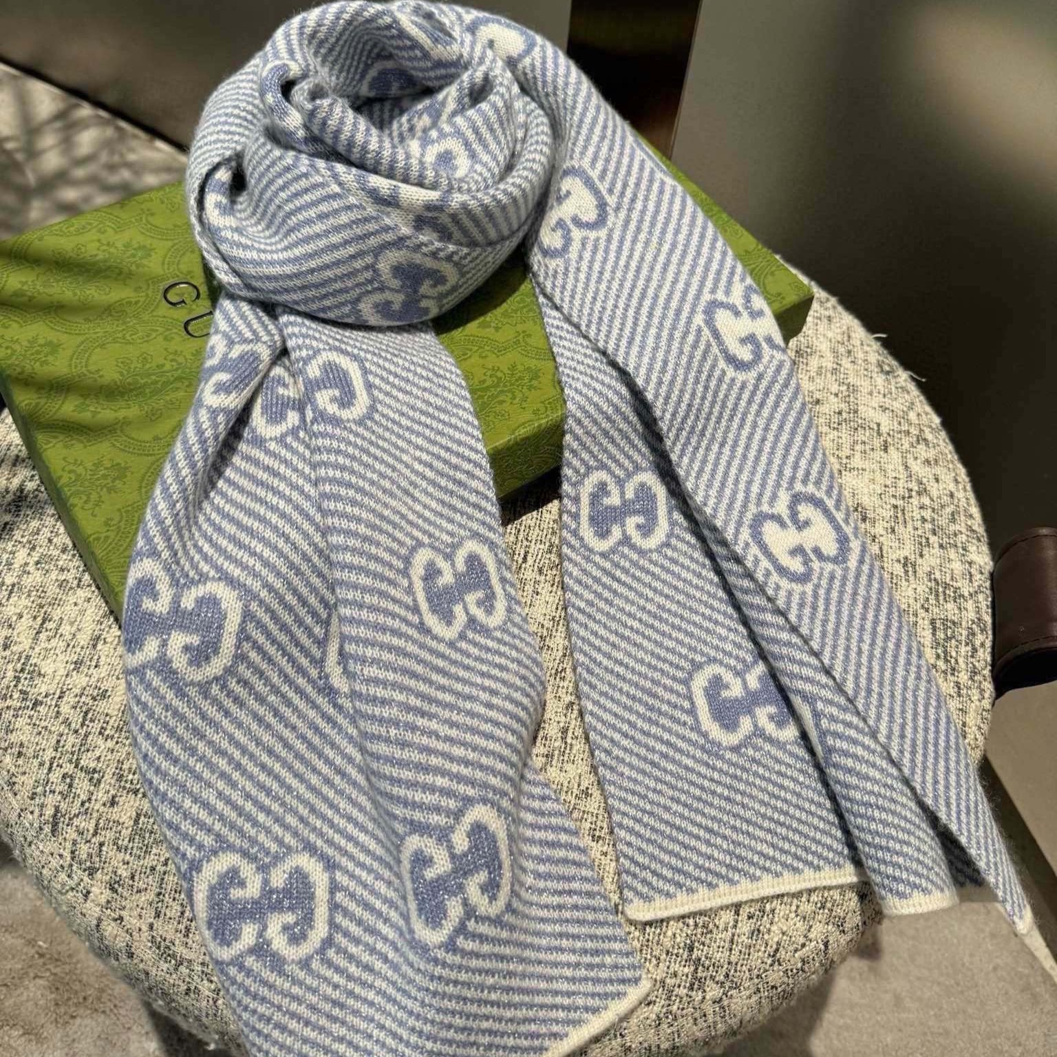 GUCCI SCARF 180 CM IN ELECTRIC BLUE WOOL 405525