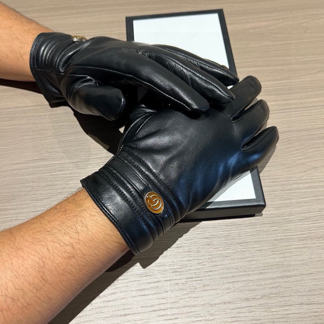 GUCCI TOUCHSCREEN GLOVES IN BLACK LAMBSKIN 435967