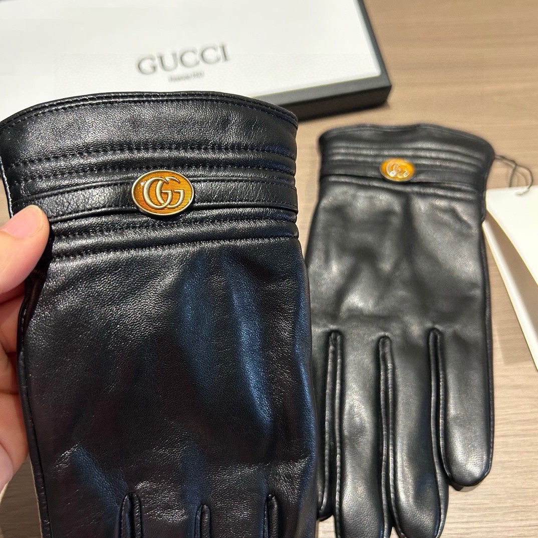 GUCCI TOUCHSCREEN GLOVES IN BLACK LAMBSKIN 435967