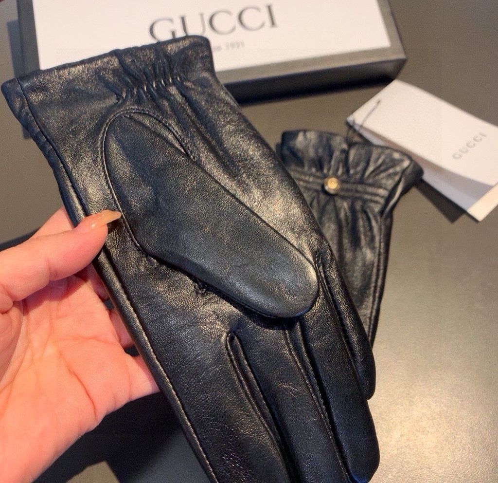 GUCCI TOUCHSCREEN GLOVES WITH DOUBLE CORD TIGHTENING IN BLACK LAMBSKIN 440488