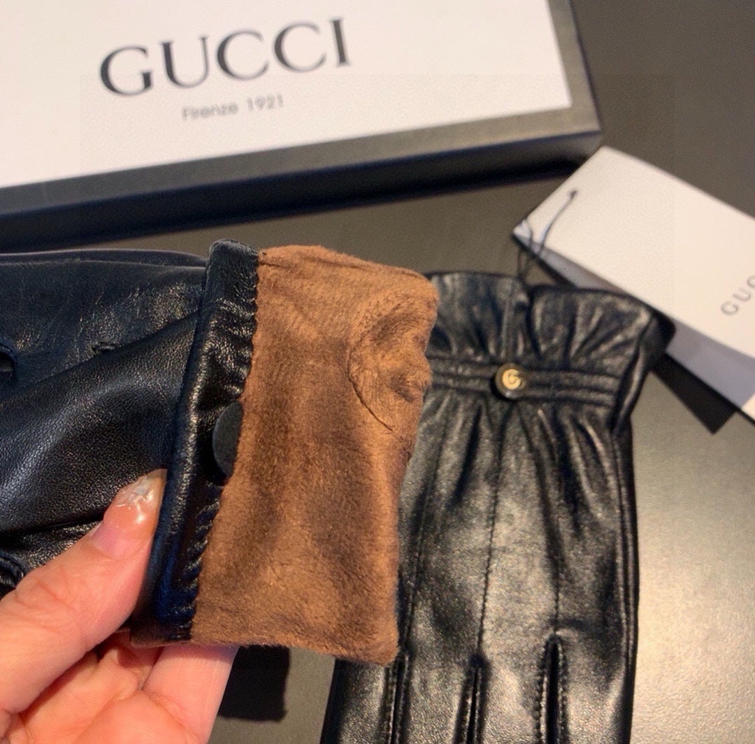 GUCCI TOUCHSCREEN GLOVES WITH DOUBLE CORD TIGHTENING IN BLACK LAMBSKIN 440488