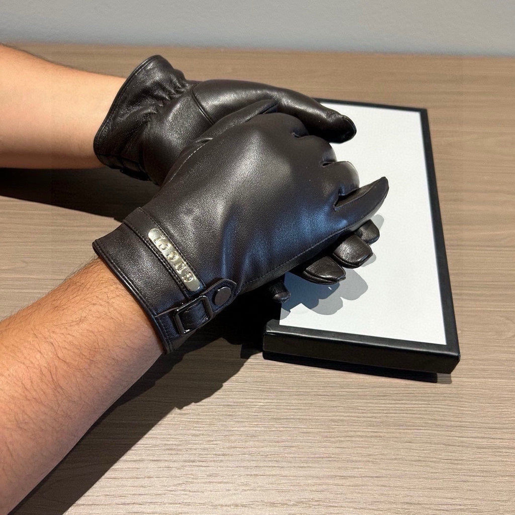 GUCCI TOUCHSCREEN GLOVES IN BLACK LAMBSKIN 440503
