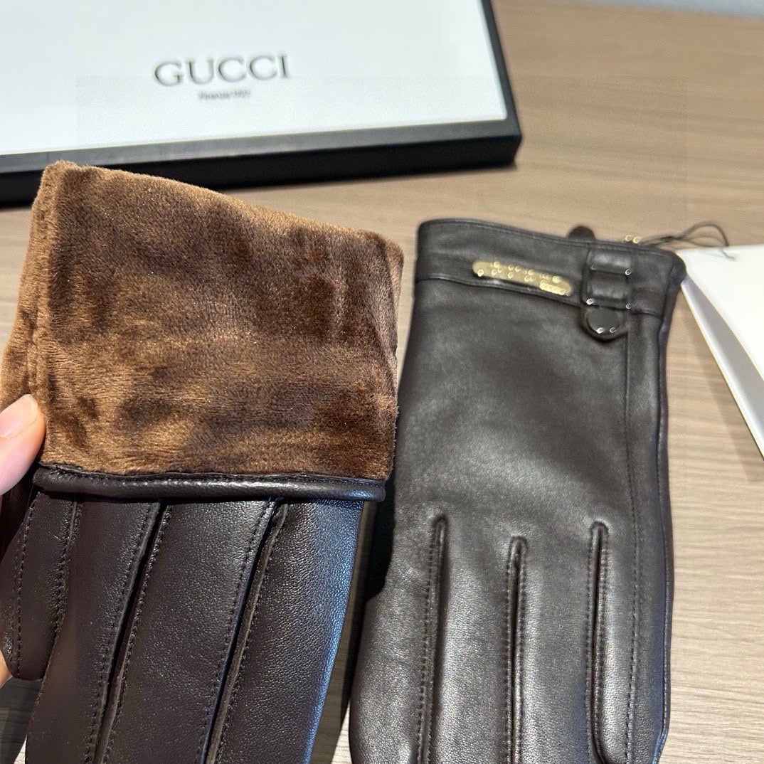 GUCCI TOUCHSCREEN GLOVES IN BLACK LAMBSKIN 440503