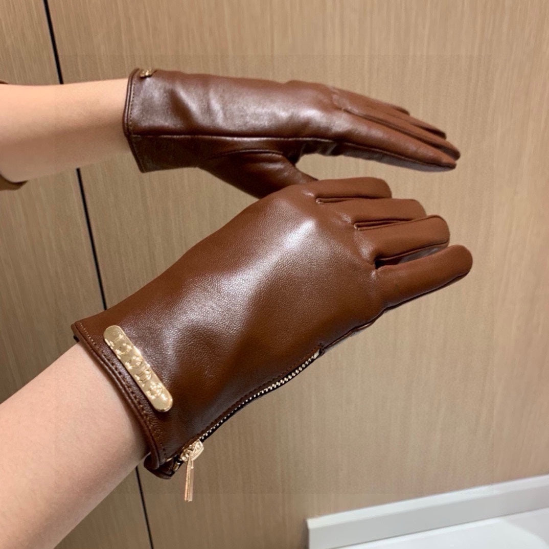 GUCCI TOUCHSCREEN GLOVES WITH SIDE ZIPPER IN CARAMEL BROWN LAMBSKIN 456310