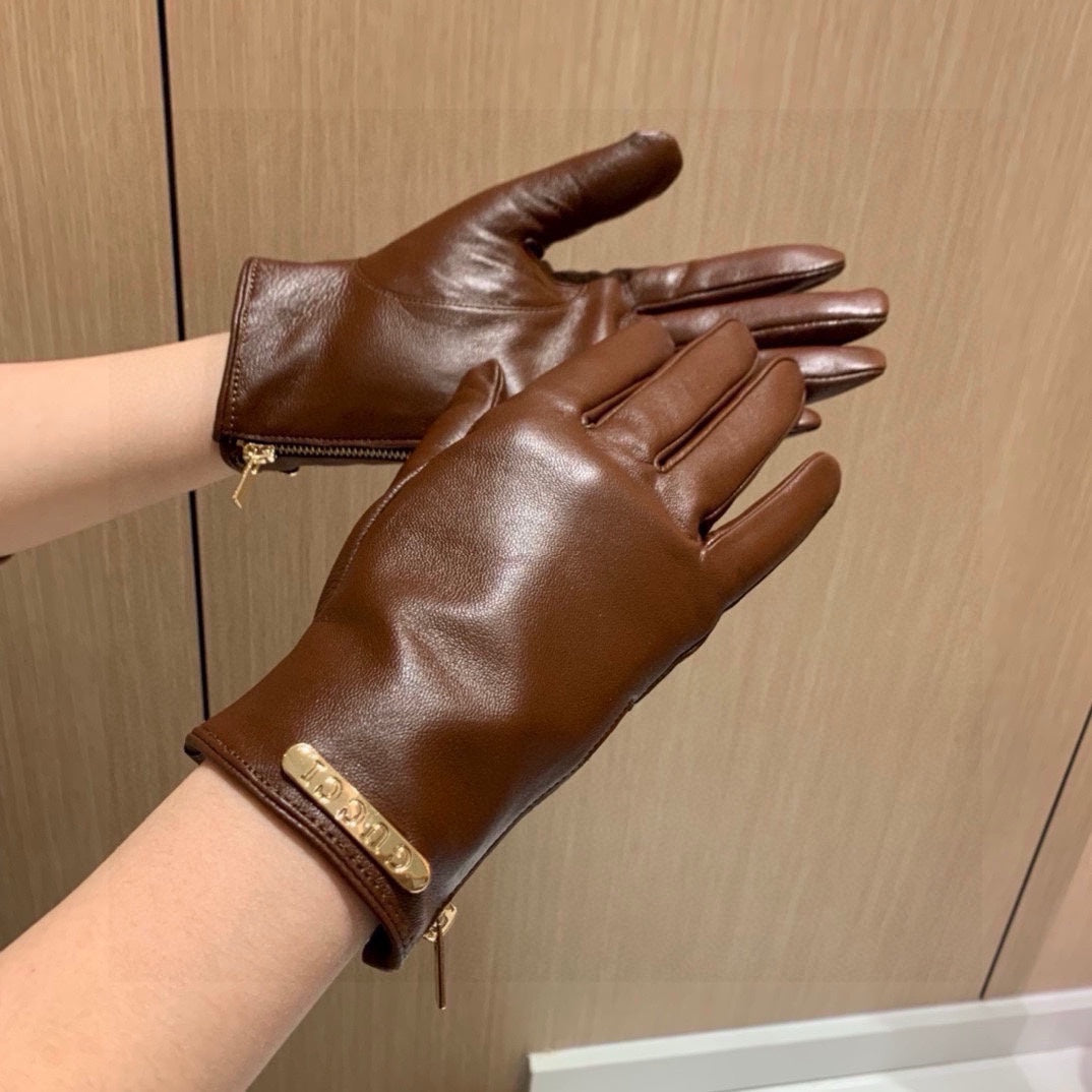 GUCCI TOUCHSCREEN GLOVES WITH SIDE ZIPPER IN CARAMEL BROWN LAMBSKIN 456310