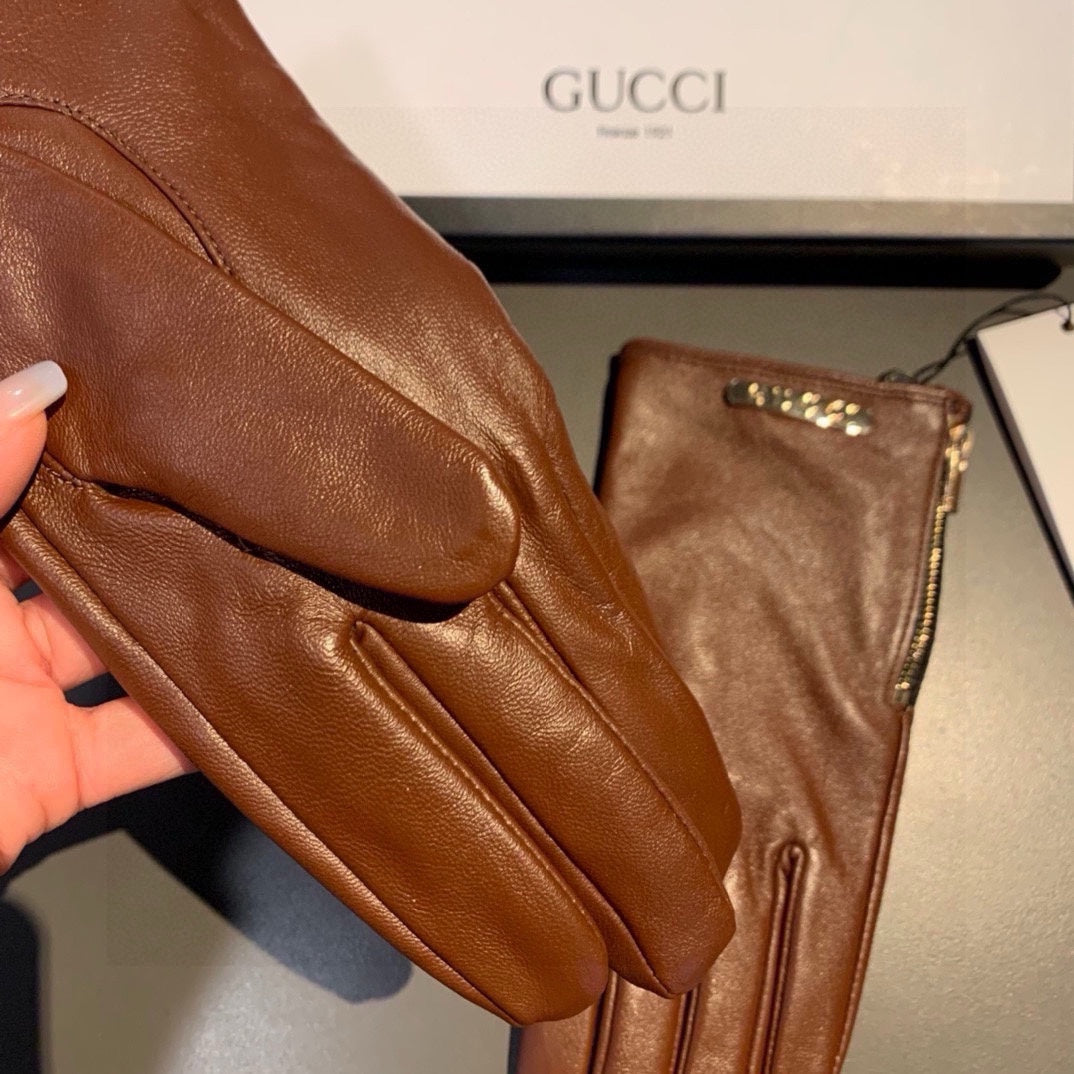GUCCI TOUCHSCREEN GLOVES WITH SIDE ZIPPER IN CARAMEL BROWN LAMBSKIN 456310