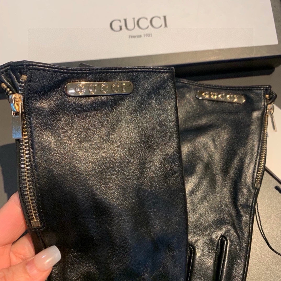 GUCCI TOUCHSCREEN GLOVES WITH SIDE ZIPPER IN BLACK LAMBSKIN 456311
