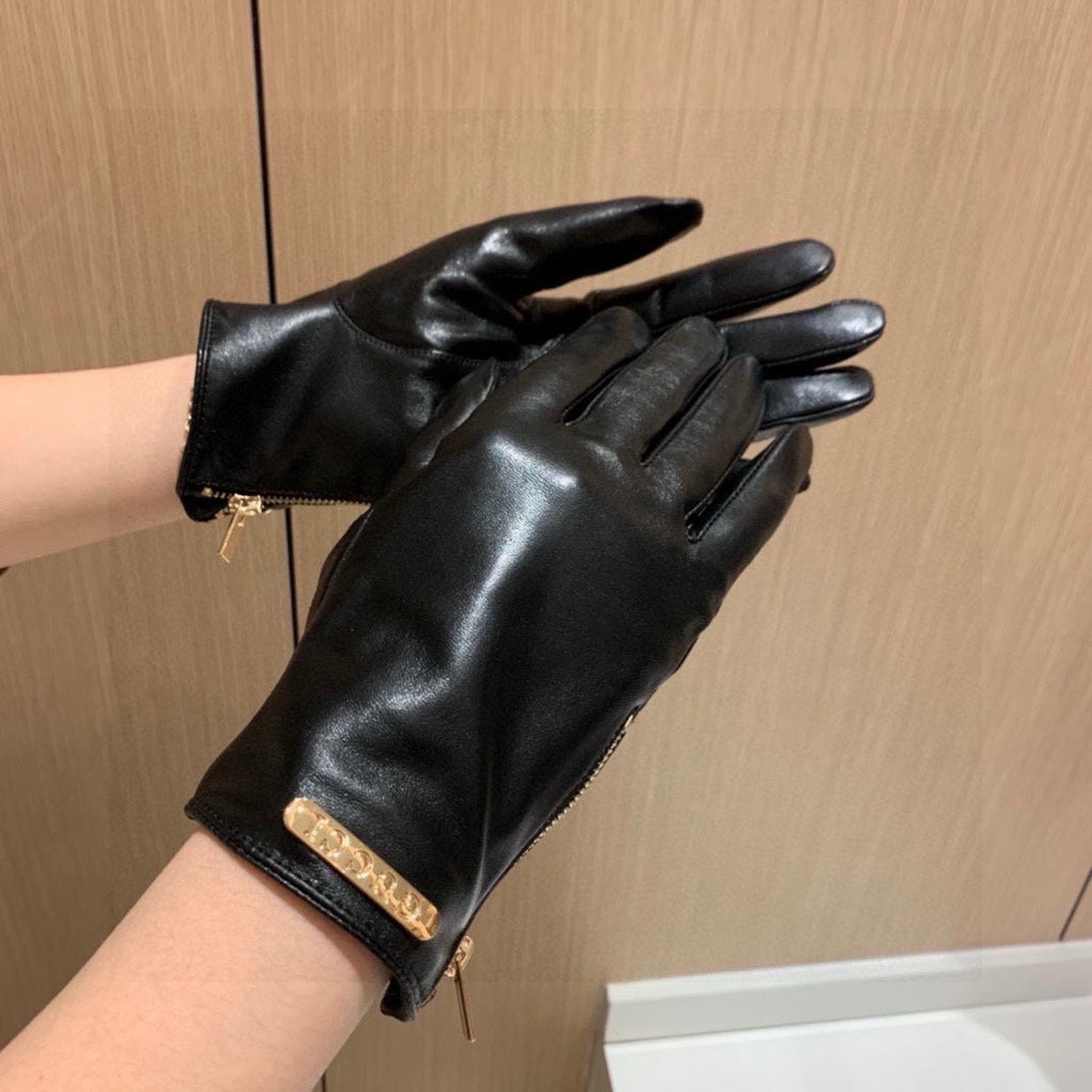 GUCCI TOUCHSCREEN GLOVES WITH SIDE ZIPPER IN BLACK LAMBSKIN 456311