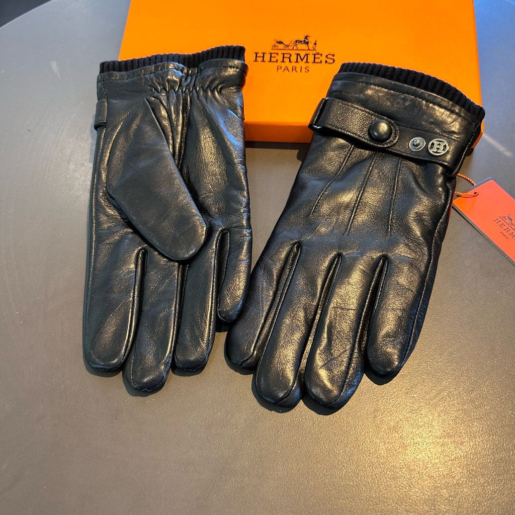 HERMES GLOVES WITH BUTTON IN BLACK SHEEPSKIN 456347
