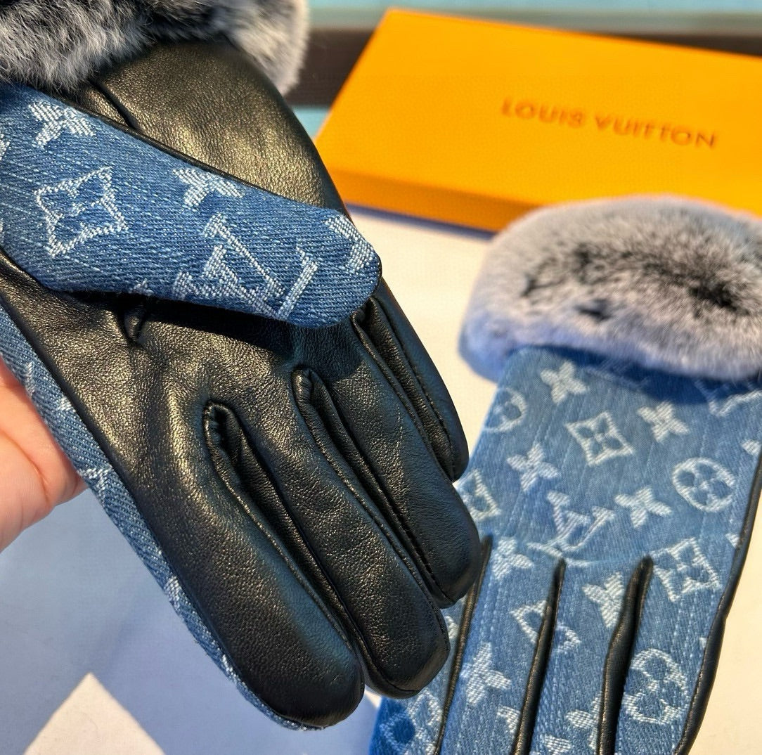 LOUIS VUITTON FINGERLESS GLOVES IN ELECTRIC BLUE MONOGRAM DENIM AND LAMBSKIN WITH RABBIT FUR 458591