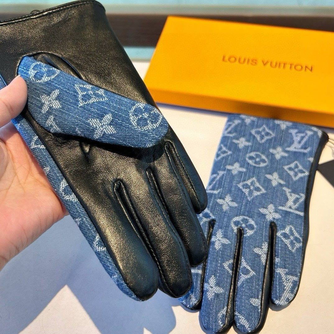 LOUIS VUITTON GLOVES IN ELECTRIC BLUE MONOGRAM DENIM AND BLACK LAMBSKIN 460110