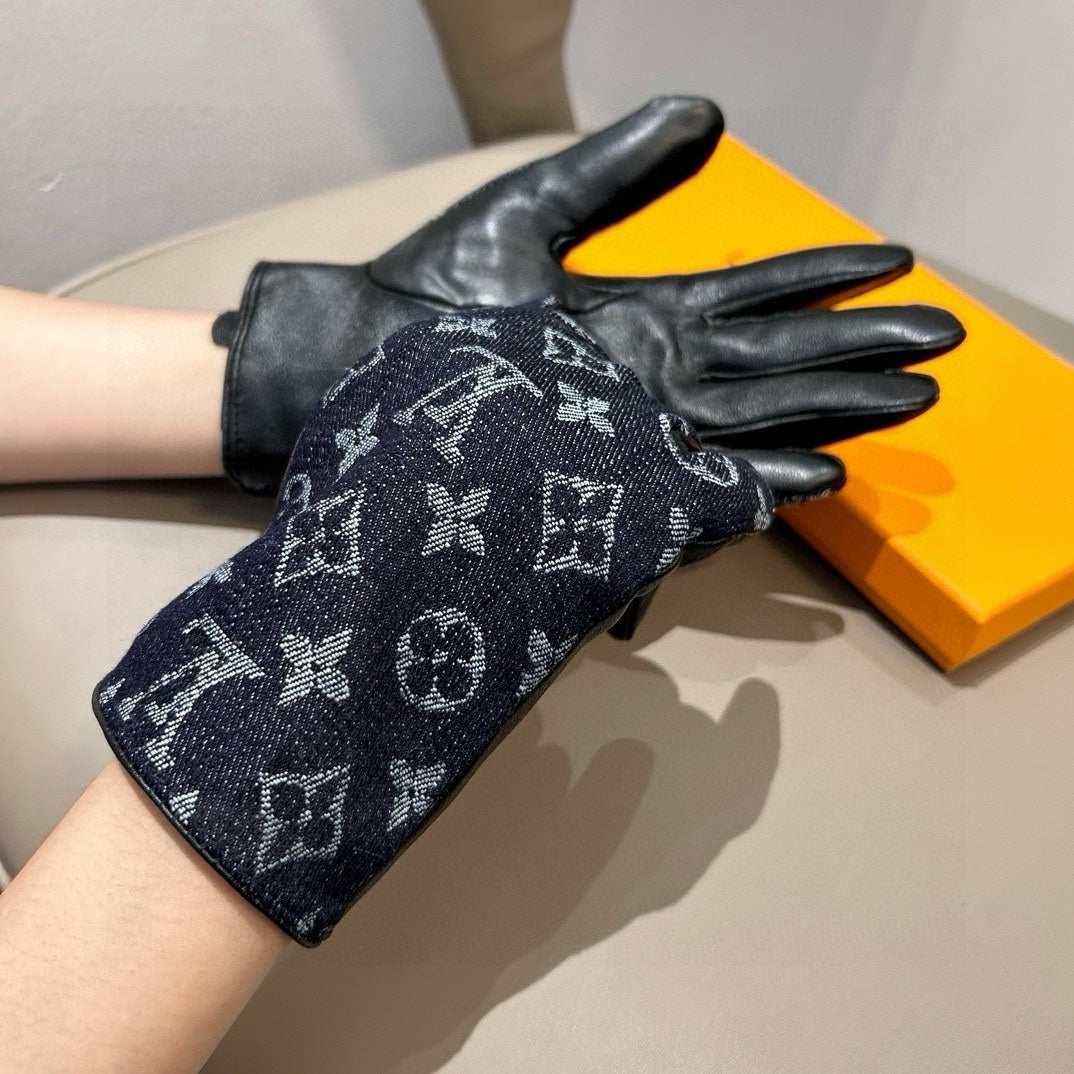 LOUIS VUITTON GLOVES IN BLACK MONOGRAM DENIM AND LAMBSKIN 460111