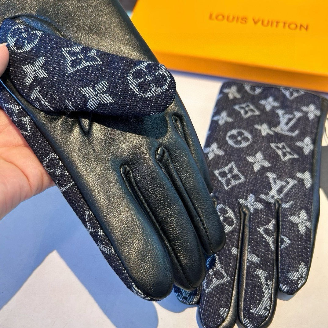 LOUIS VUITTON GLOVES IN BLACK MONOGRAM DENIM AND LAMBSKIN 460111