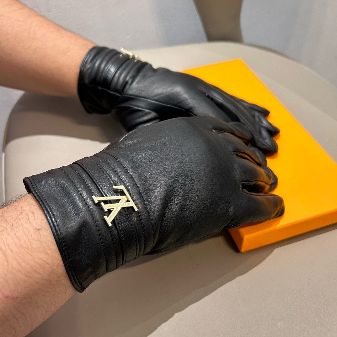LOUIS VUITTON GLOVES IN BLACK LAMBSKIN WITH GOLD LOGO 465010