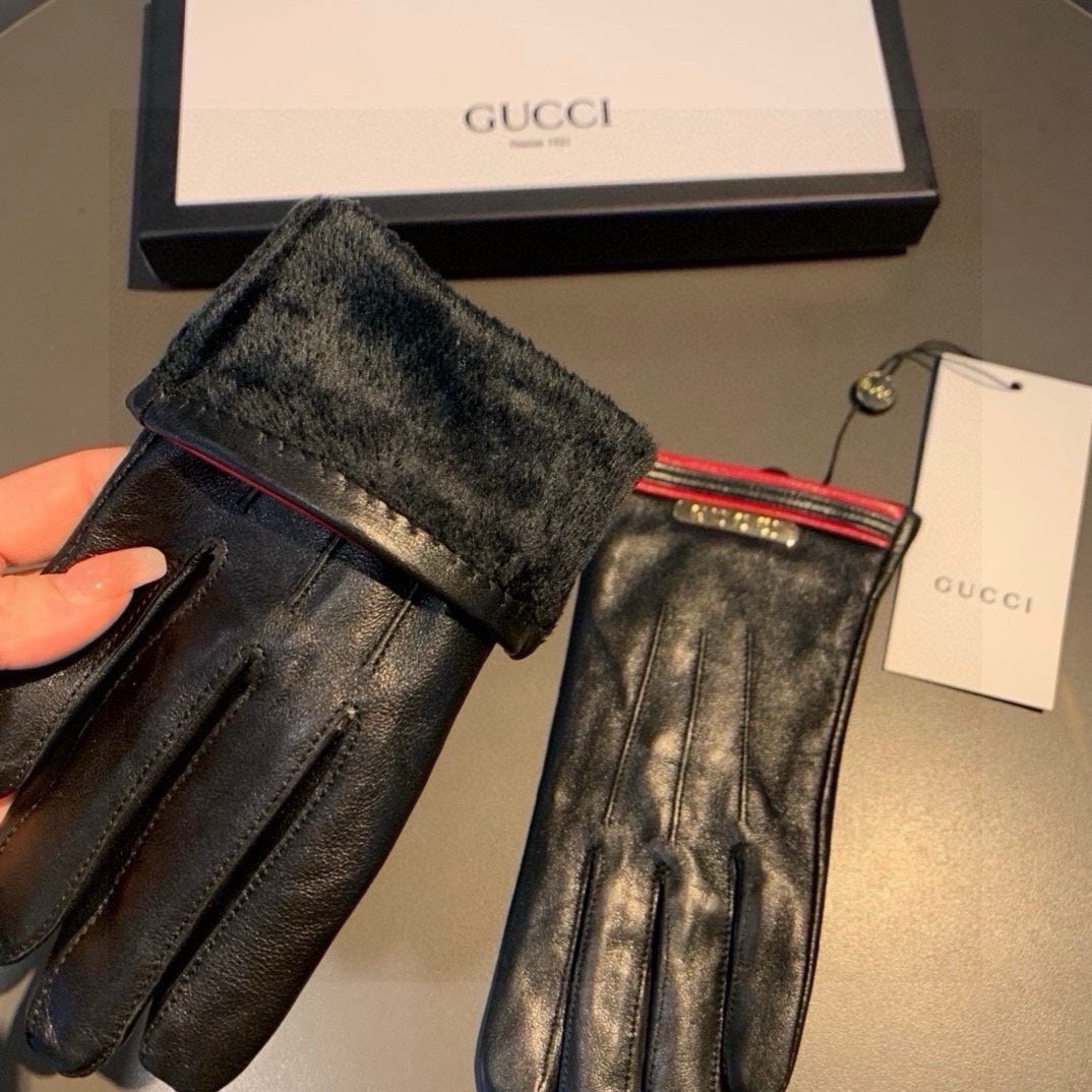 GUCCI GLOVES IN BLACK MIX RED LAMBSKIN AND LAMB FUR LINING 467970