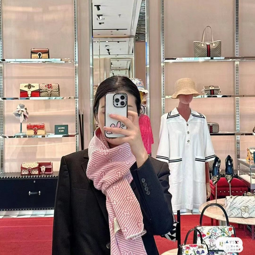GUCCI SCARF 195 CM IN LIGHT PINK WOOL 401497