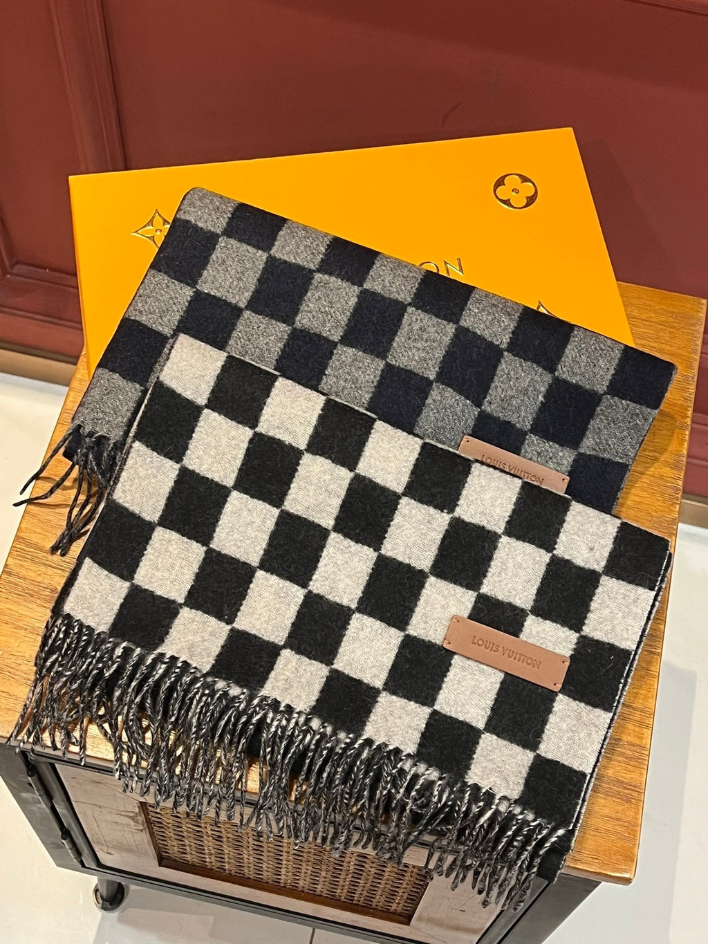 LOUIS VUITTON DAMIER SCARF 180 CM IN MIDNIGHT BLUE MIX GRAY CASHMERE 388316