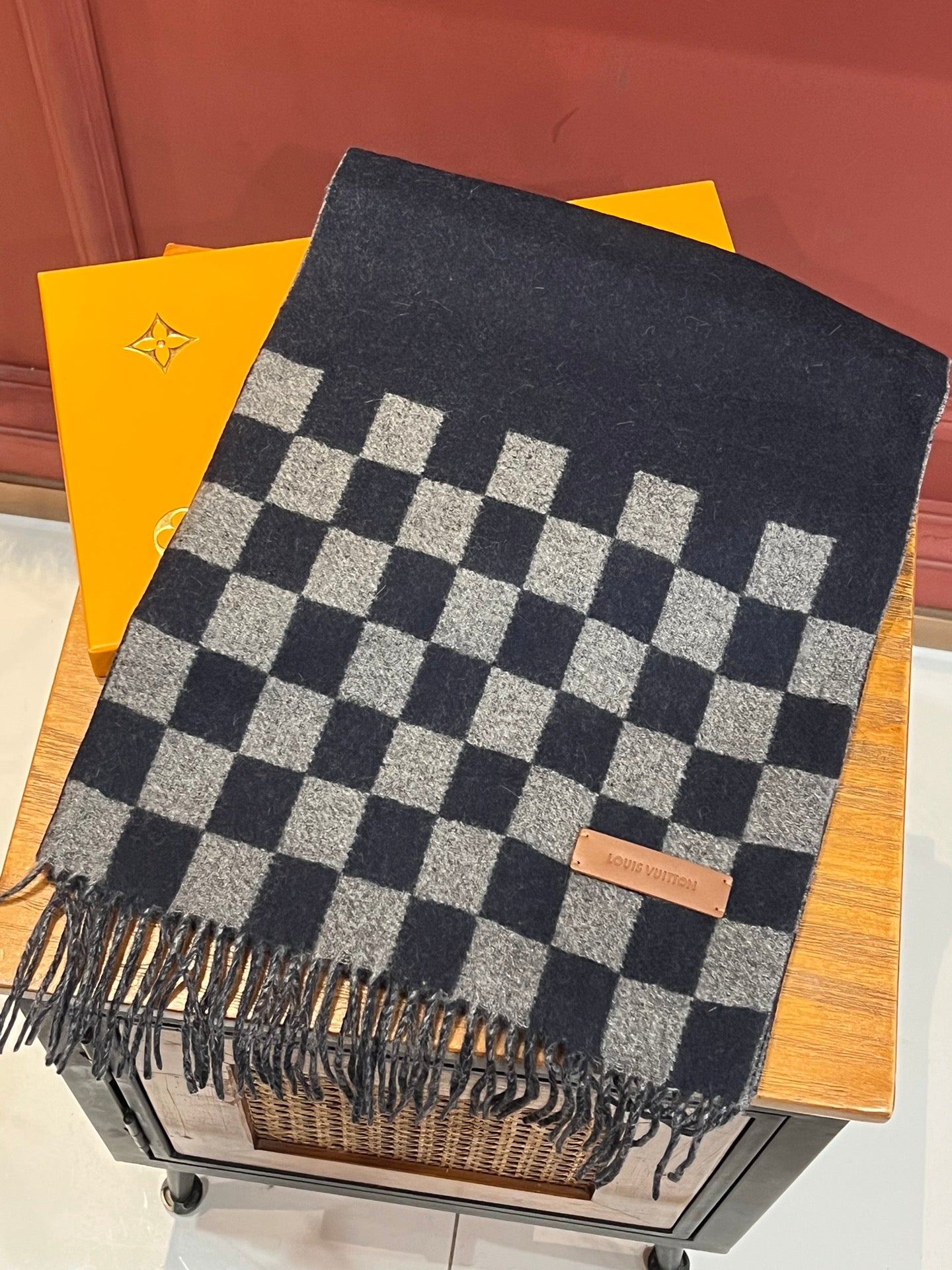 LOUIS VUITTON DAMIER SCARF 180 CM IN MIDNIGHT BLUE MIX GRAY CASHMERE 388316