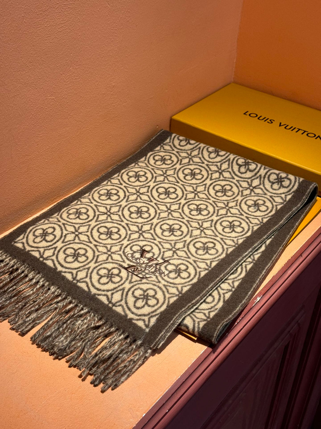 LOUIS VUITTON FLOWER MONOGRAM SCARF 180 CM IN MEDIUM BROWN CASHMERE 388306
